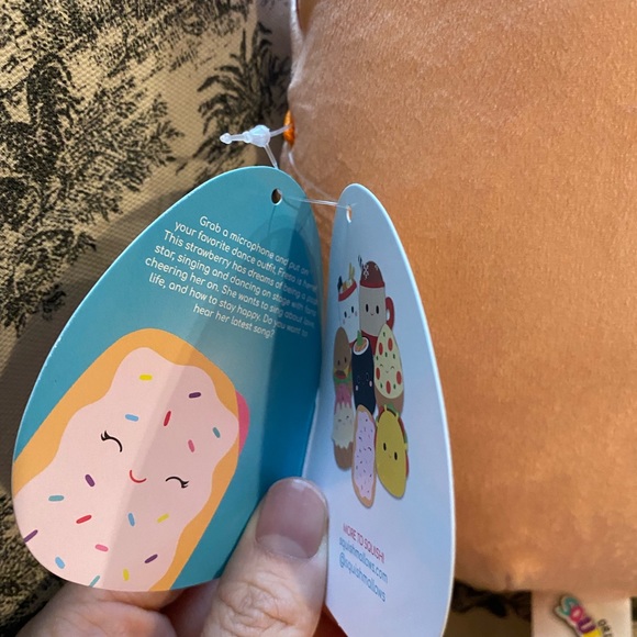 Squishmallow Fresa the Poptart - Picture 5 of 5